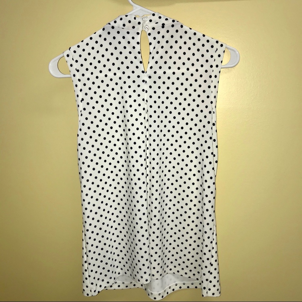 Tommy Hilfiger sleeveless blouse. - Picture 3 of 4